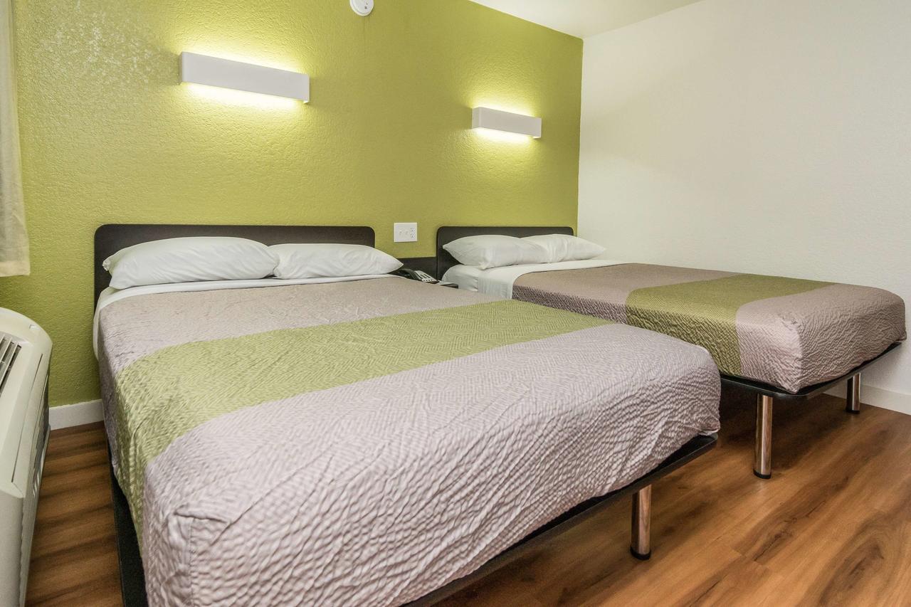 Motel 6 Fort Worth North Haltom City Bagian luar foto