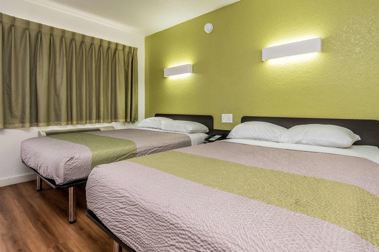 Motel 6 Fort Worth North Haltom City Bagian luar foto