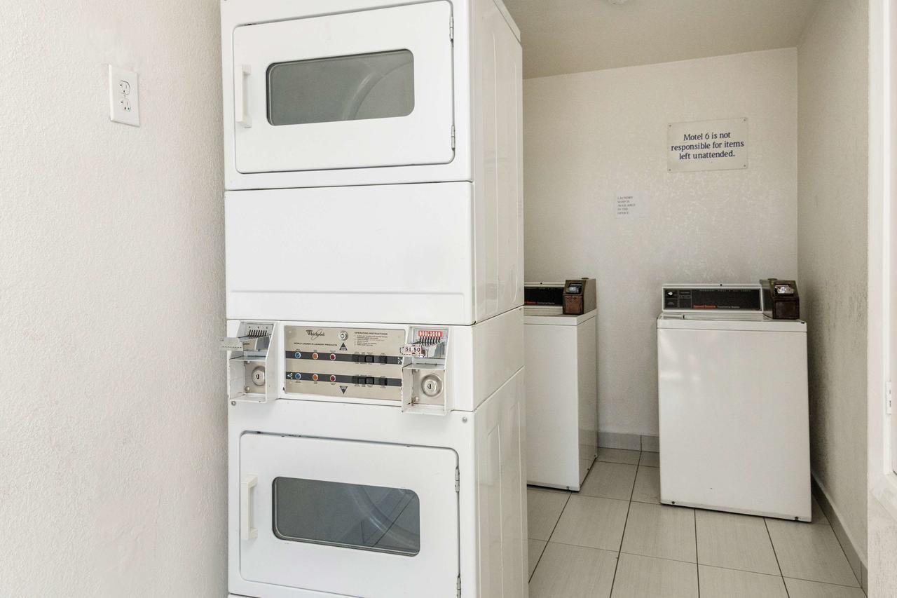 Motel 6 Fort Worth North Haltom City Bagian luar foto