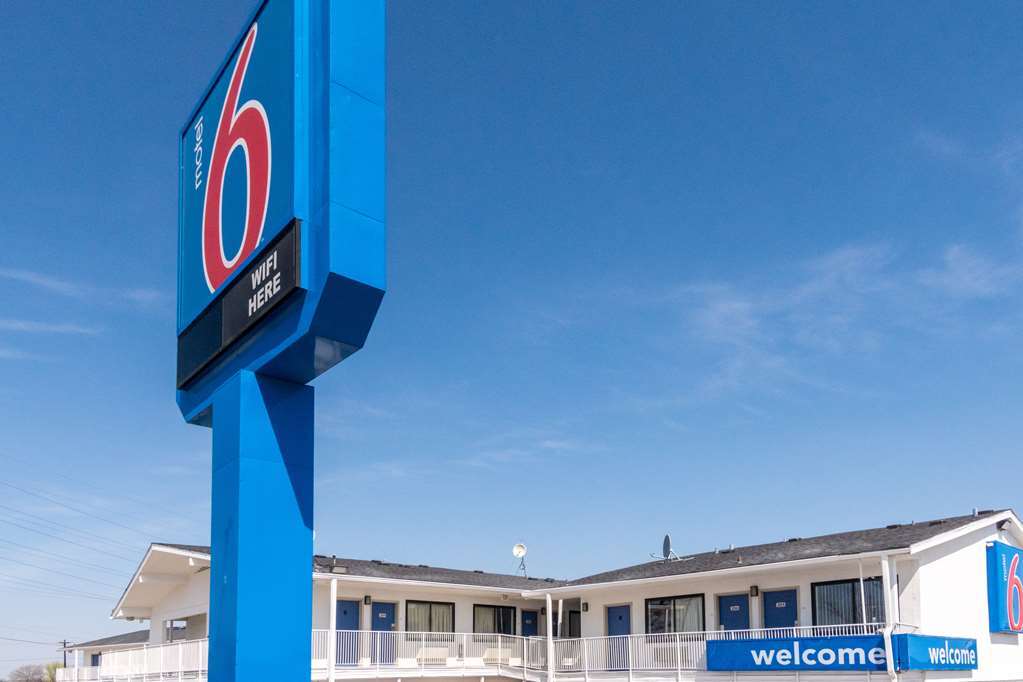 Motel 6 Fort Worth North Haltom City Bagian luar foto