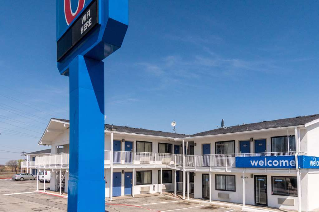 Motel 6 Fort Worth North Haltom City Bagian luar foto